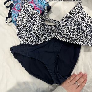 Navy blue Athleta swim bottoms